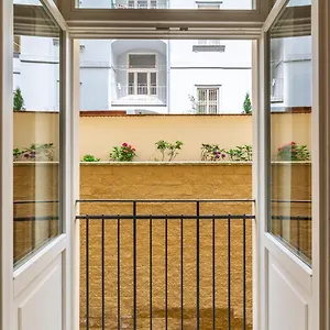 4* Lejlighedshotel Petrin Tower