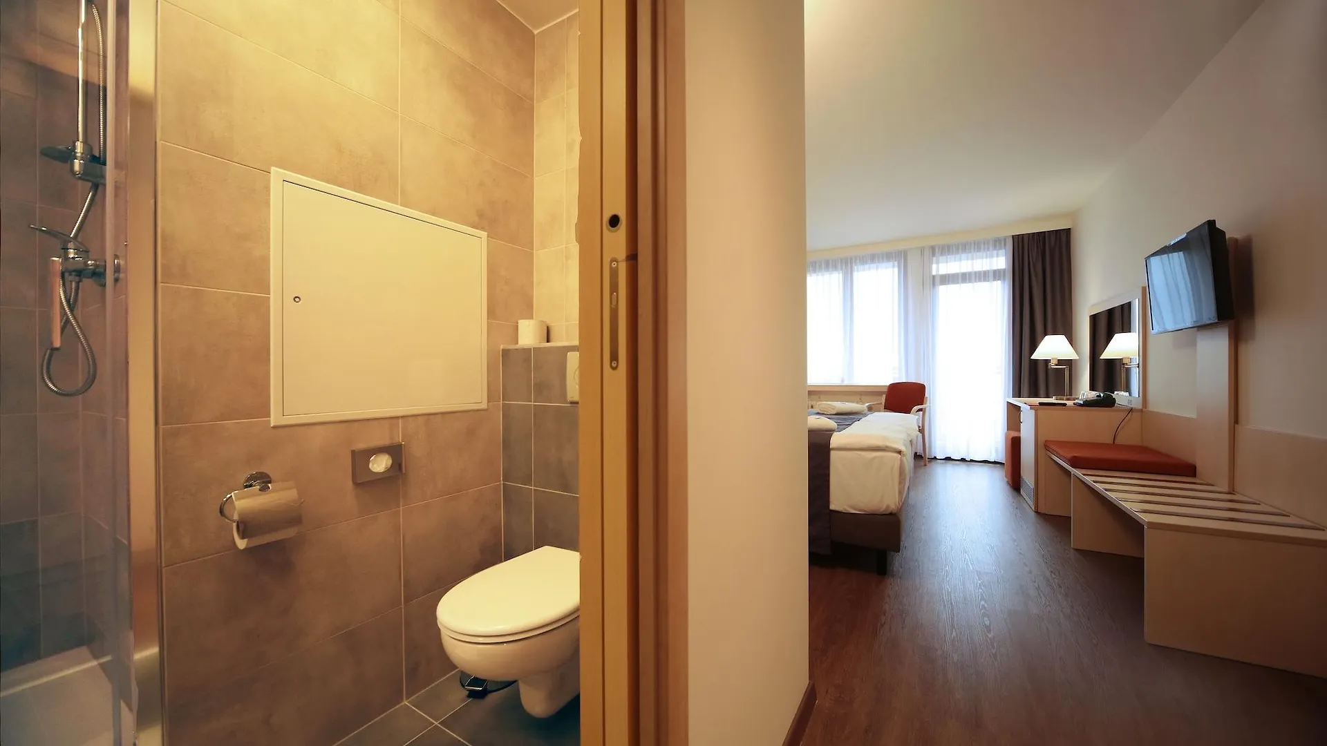 Hotel Krystal Prague 3*,