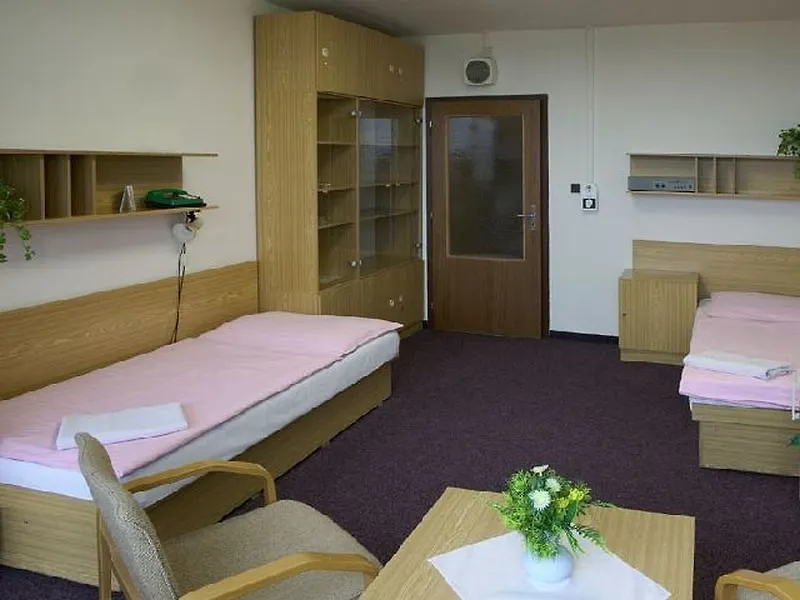 Hotel Krystal Prague 3*,